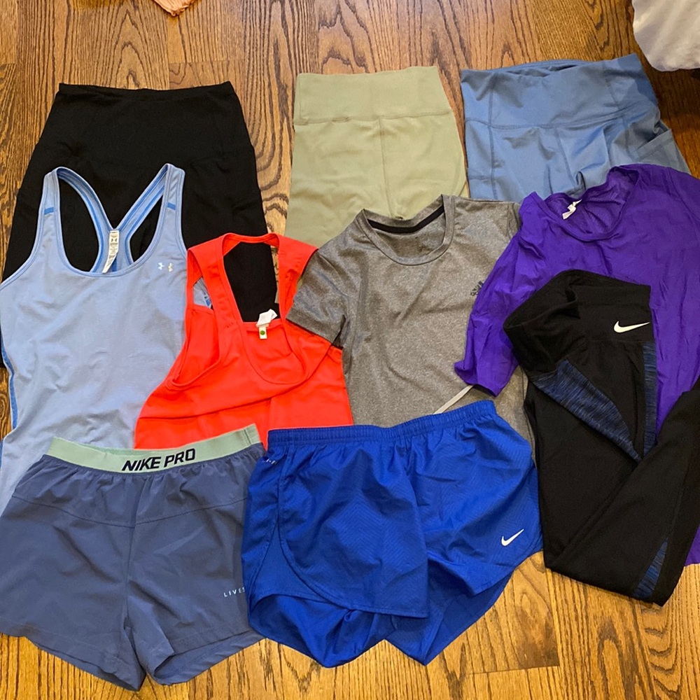 MOVING SALE clothing bundle - Women’s size XS workout clothes